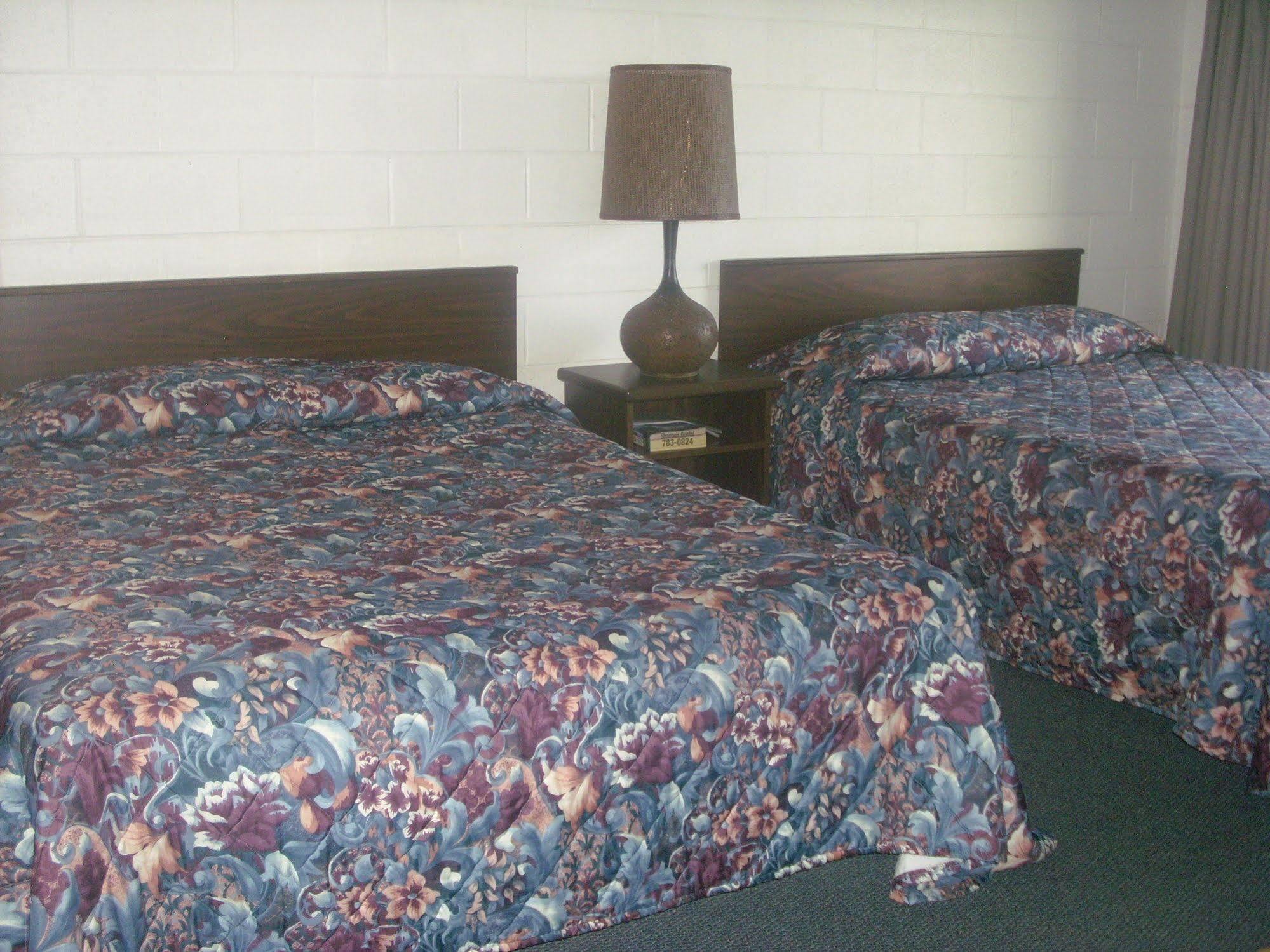 M&M Motel Connell Екстериор снимка