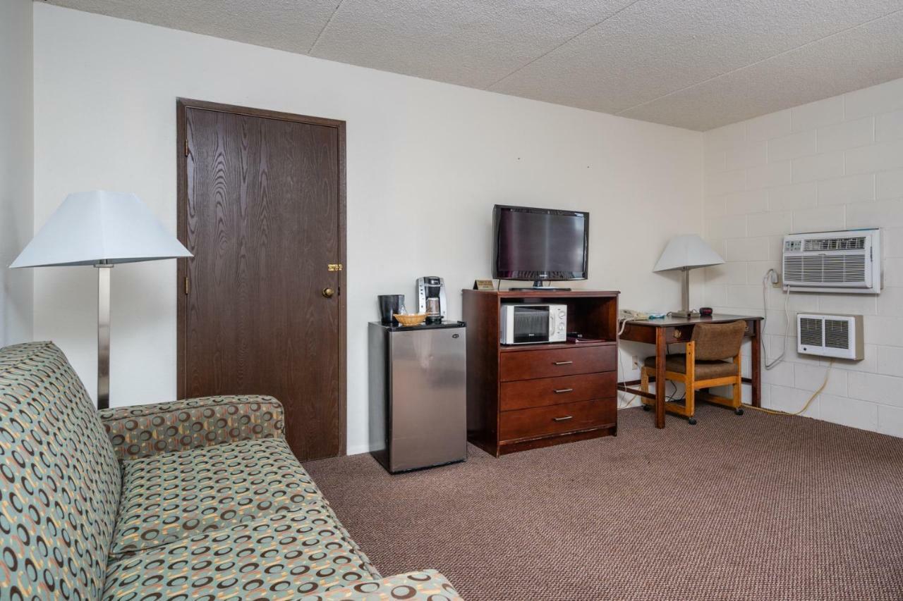 M&M Motel Connell Екстериор снимка