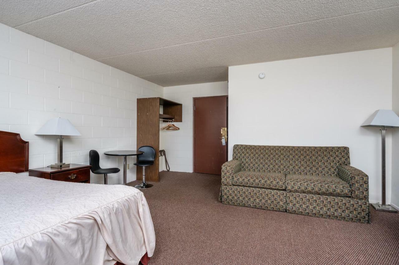 M&M Motel Connell Екстериор снимка