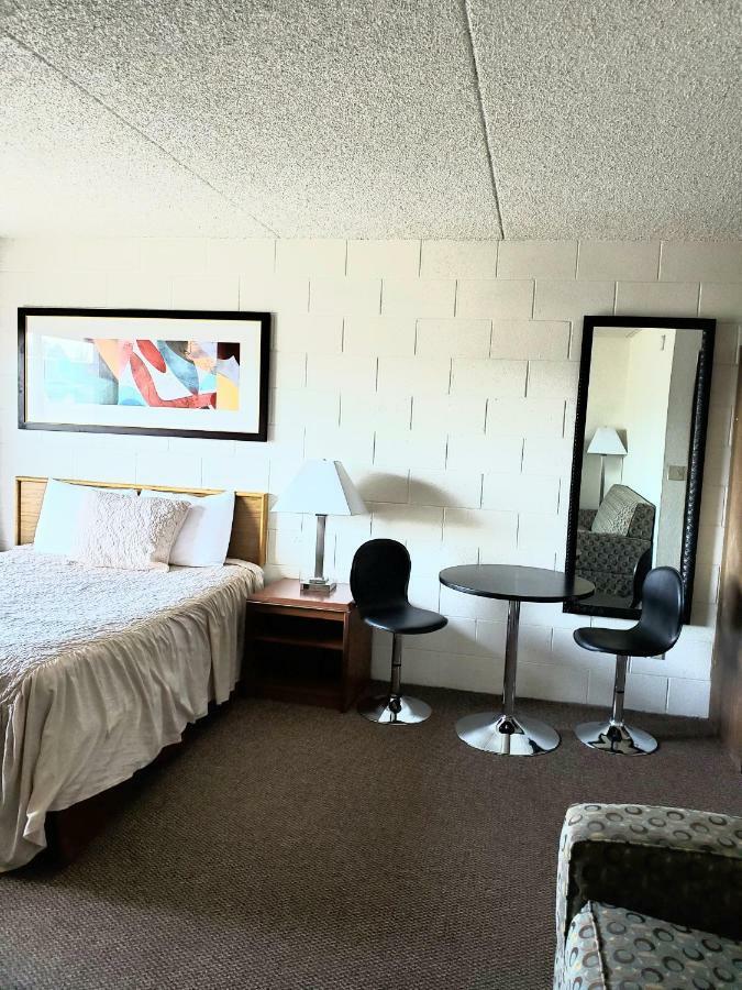 M&M Motel Connell Екстериор снимка
